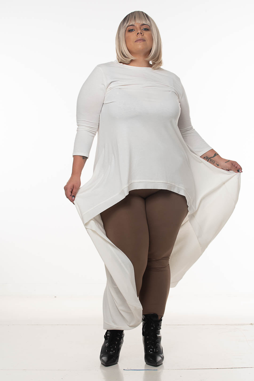 HIGH-LOW LONGLINE TOP | CURVY | white | mocha |