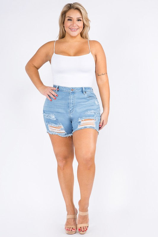 DISTRESSED DENIM SHORTS | CURVY |